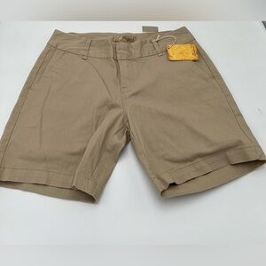 Hybrid & Company Womens Stretch Bermuda NWT